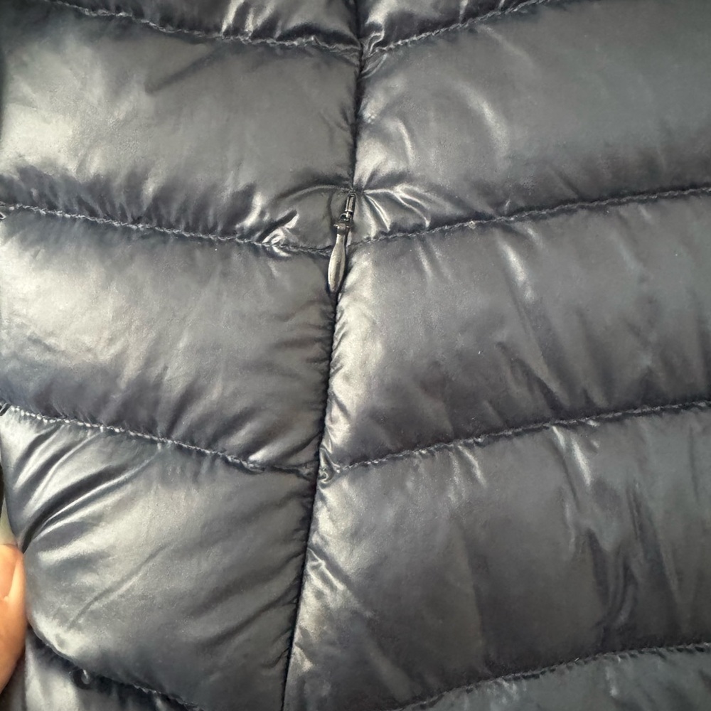 Uniqlo Women's Navy Puffer Jacket - Picture 5 of 5